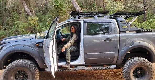 سوزان روشن در صحنه فیلمبرداری