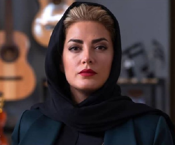 طناز طباطبایی