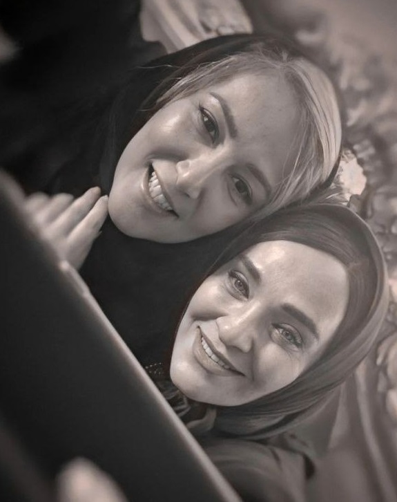 پانته آ بهرام در کنار رویا نونهالی