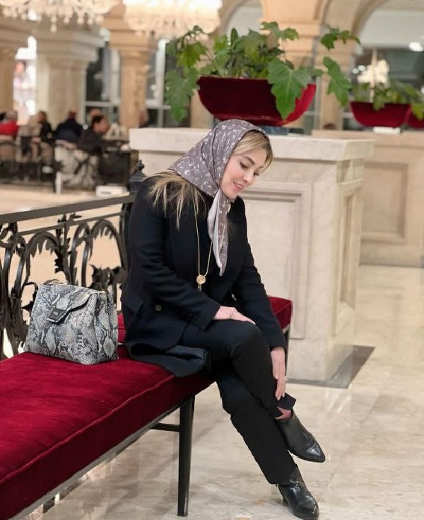 ژیلا صادقی در هتل