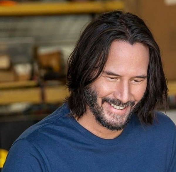 کیانو ریوز در حال خندیدن