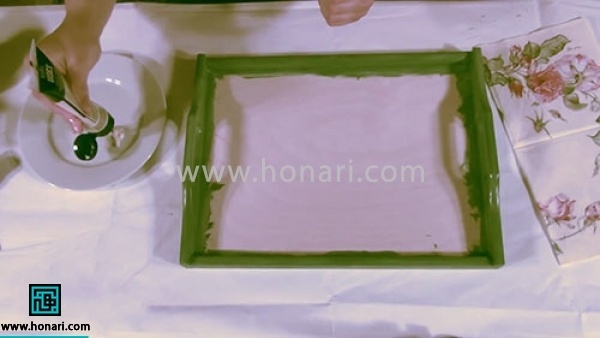 آموزش دکوپاژ روی سینی چوبی