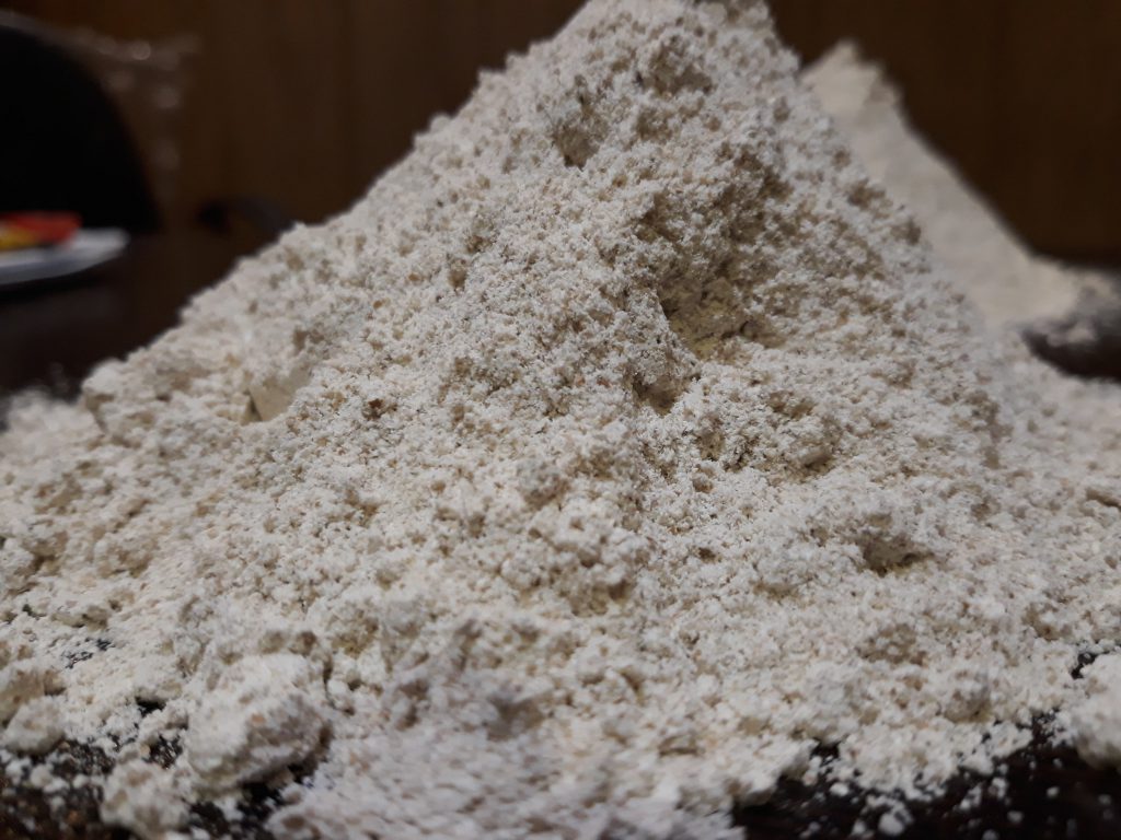 آرد چاودار خالص بدون کمترین ناخالصی از دیگر آردهایی است که در خرید و فروش انواع آرد می توان به آن اشاره کرد.