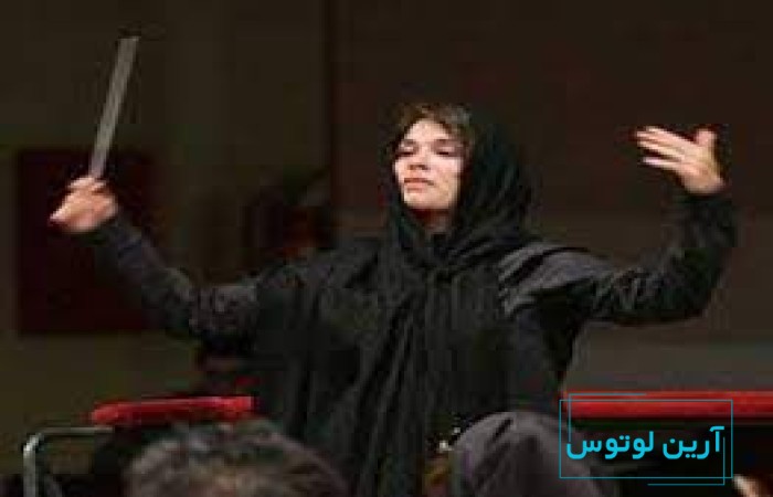 نازنین آقاخانی کیست؟