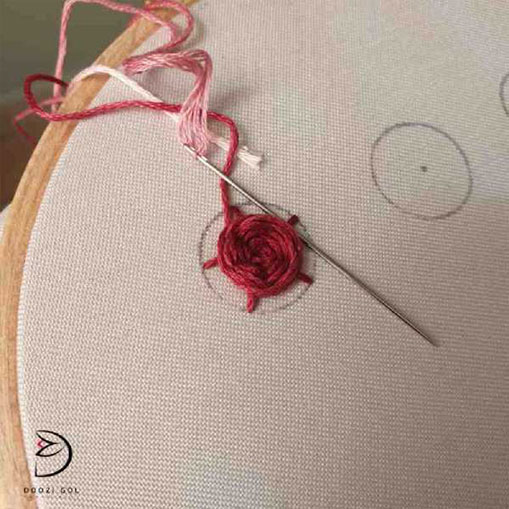 دوخت رز عنکبوتی در گلدوزی برزیلی گام ششم