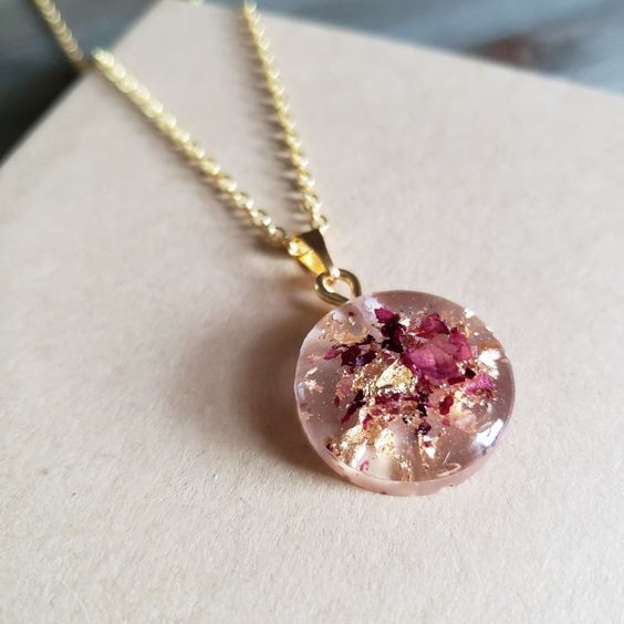 گردنبند رزینی گرد