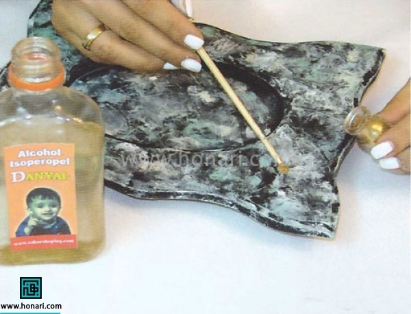 تزئین قاب چوبی