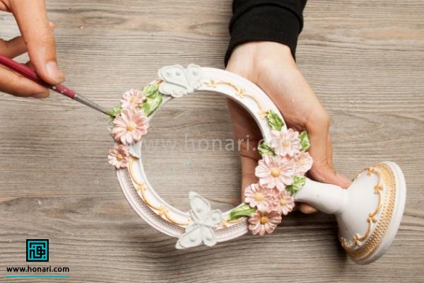 قاب آینه ی پایه دار