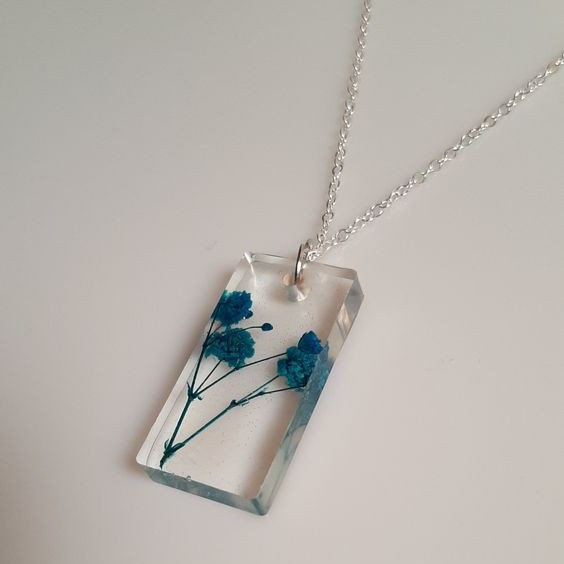 گردنبند رزینی مستطیلی