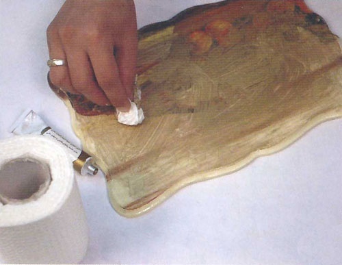 ترک روی چوب