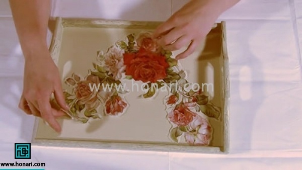 آموزش دکوپاژ روی سینی چوبی