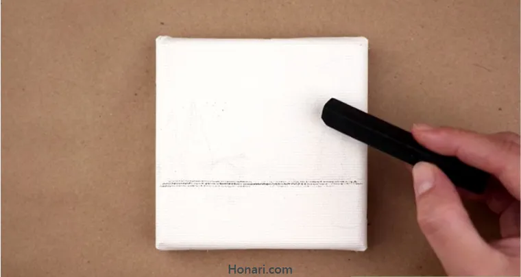 طراحی روی بوم با مداد ذغالی