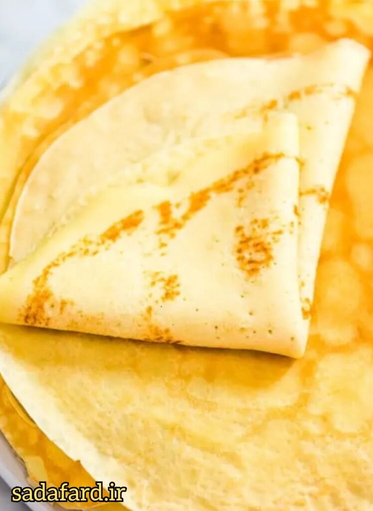 کرپ شیرین با خمیری نازک و پهن