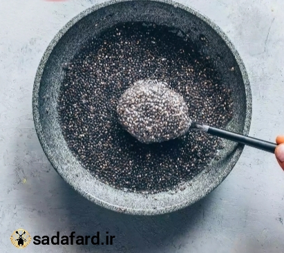 دانه چیا موجود در نان باکویت