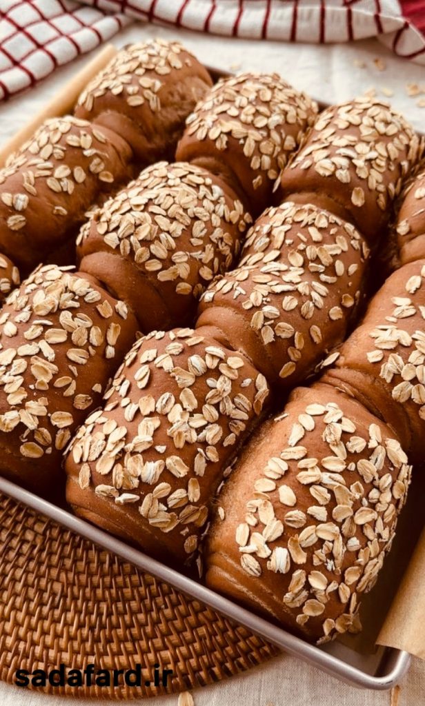 نان رول قهوه ای