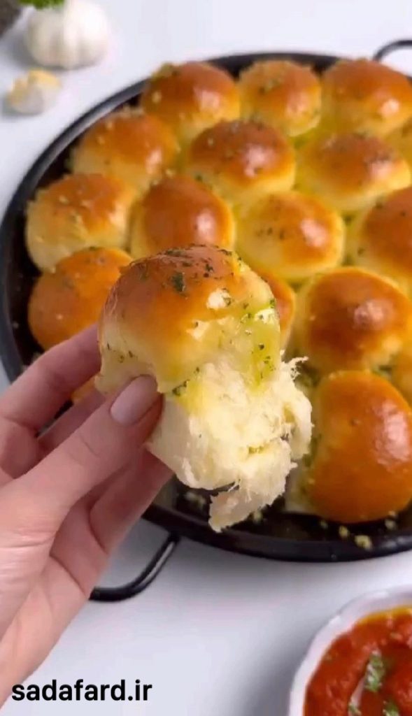 نان سیر پنیری