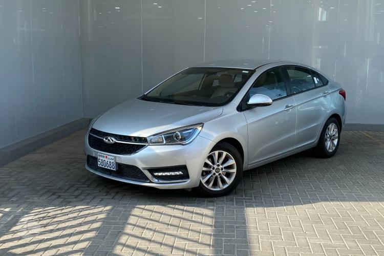  مقایسه طراحی ام جی 360 توربو و چری آریزو 5 توربو