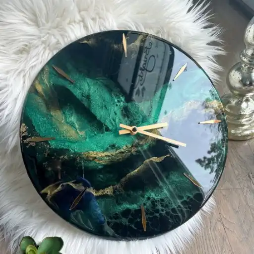 نمونه ساعت رزینی مشکی و سبز