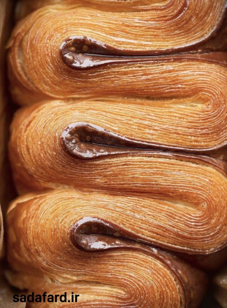 تهیه نان و شیرینی های لایه لایه