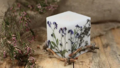 تزیین شمع با گل خشک طبیعی