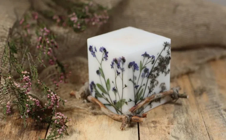 تزیین شمع با گل خشک طبیعی