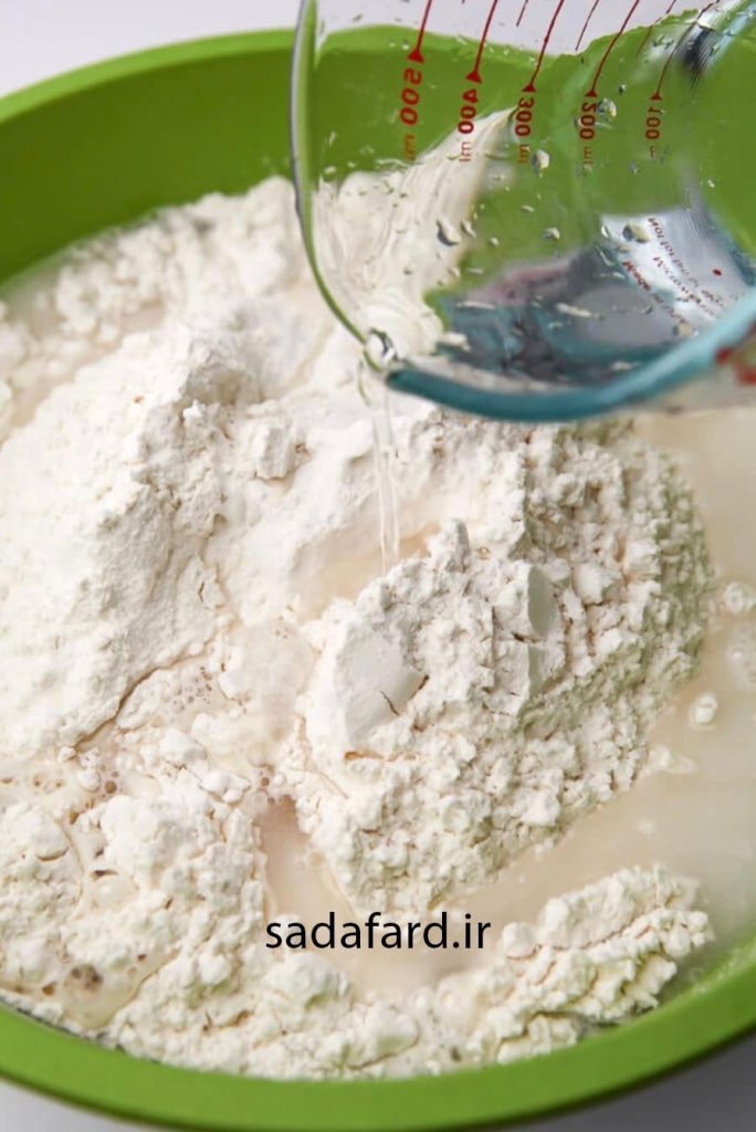 اگر بدانید کاربرد و تاثیر آب در پخت نان و شیرینی چیست ؟ می توانید محصولی با کیفیت عالی تر را تولید کنید.