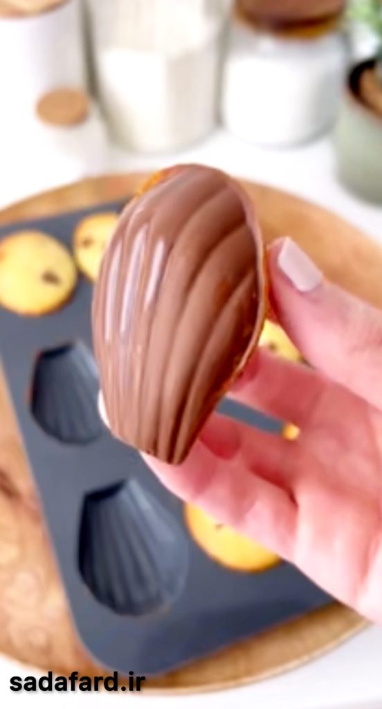 طرز تهیه شیرینی مادلین شکلاتی