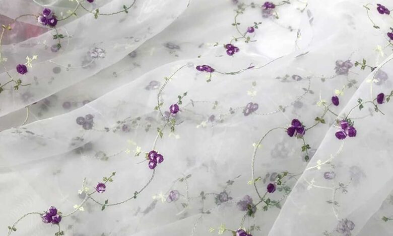 گلدوزی روی پارچه حریر