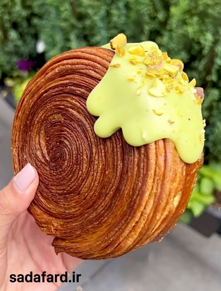 شیرینی نیویورک رول یا کرومبولونی