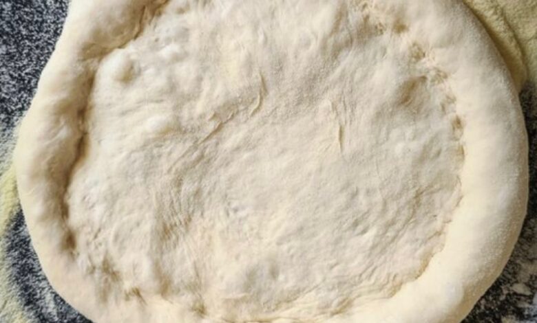 استفاده از آرد سمولینا برای باز کردن خمیر پیتزا