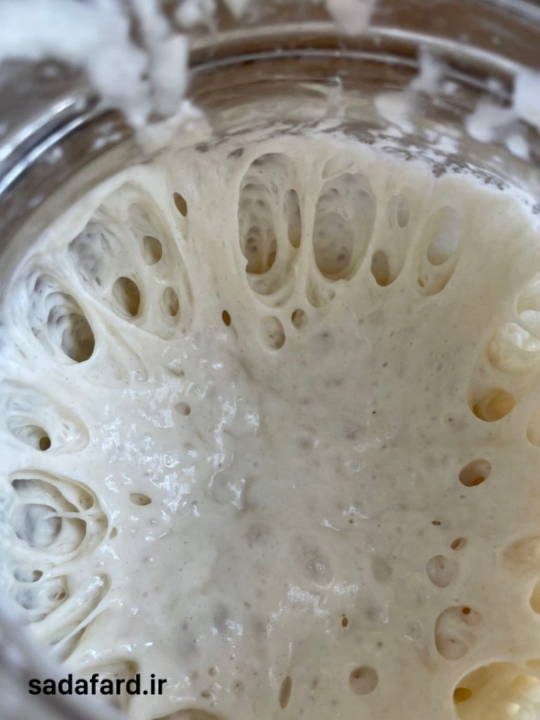 انتخاب آرد مناسب و با کیفیت به شما کمک می کند نتیجه خوبی از خمیرترش دریافت کنید