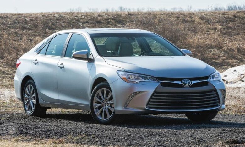 مقایسه هیوندای آزرا و تویوتا کمری