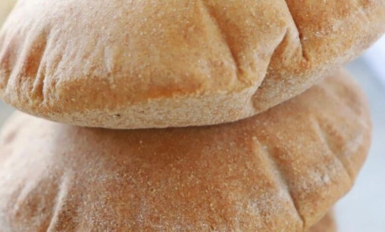 نان پیتا با آرد گندم کامل