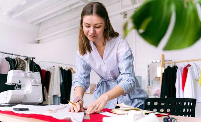 در حال طراحی پارچه