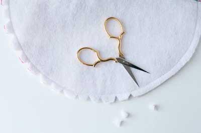 گوشه های کیف را ببرید و بیرون بیاورید-2