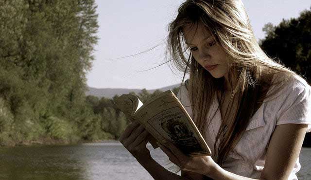 در حال مطالعه 