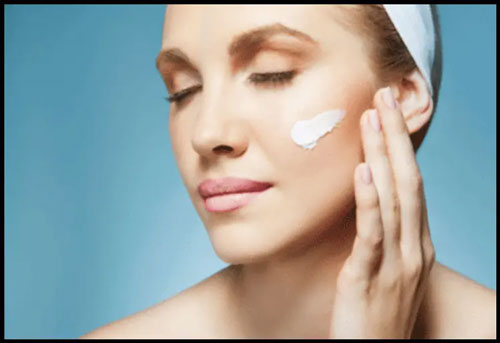 استفاده از محصولات مراقبت پوست 
