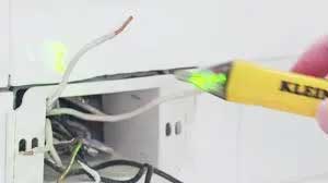 سیم ها را به پریز ها بکشید