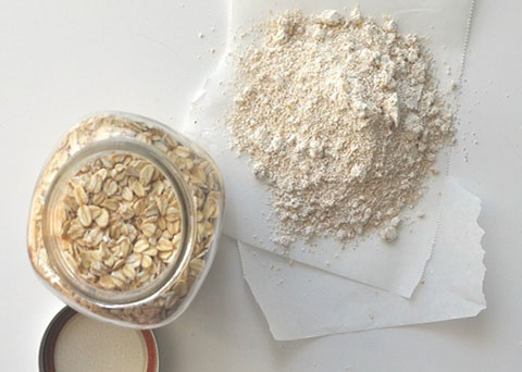 فروشنده آرد جو