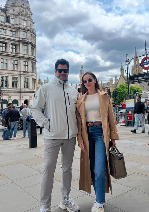 بوراک اوزچیویت در کنار همسرش