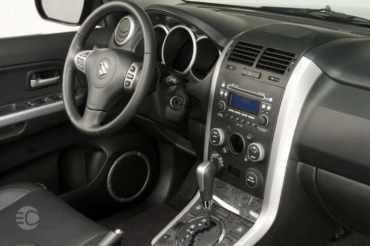 تفاوت آپشنها و امکانات رفاهی سوزوکی ویتارا 2 و 2.4 لیتری