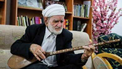 دوتار یکی ازسازهای مضرابی موسیقی ایرانی است و همانگونه که از نام آن برمیآید، دارای دو سیم (تار) است