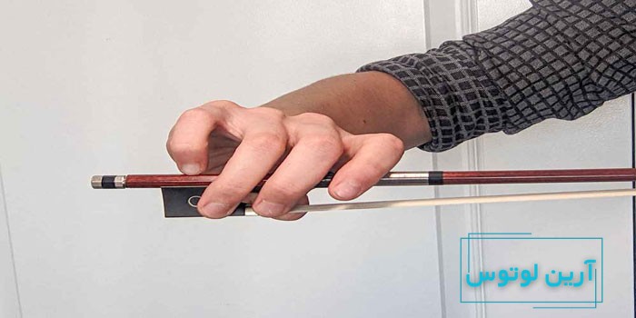 نحوه دست گرفتن آرشه ویولن