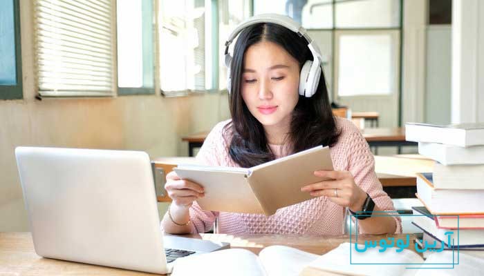 ۸ فایده گوش دادن به موسیقی هنگام مطالعه!