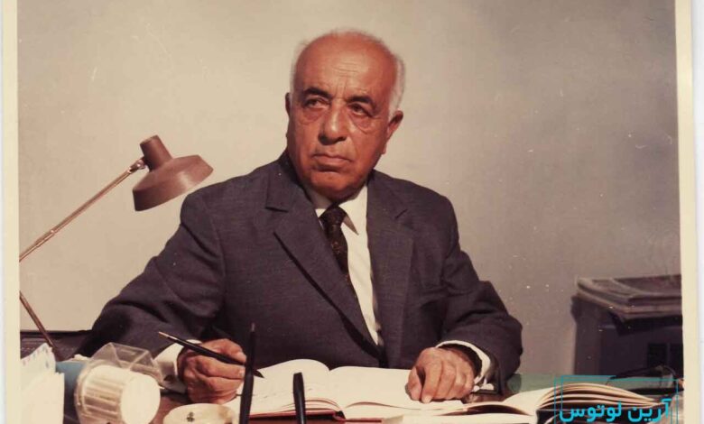 دکتر حسین گل‌گلاب سراینده سرود «ای ایران» است.