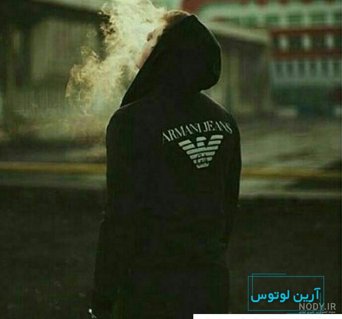 یک عکس پروفایل غمگین پسرانه