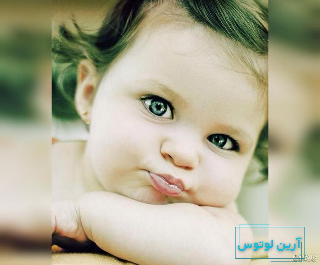 ۴۰ عکس پروفایل نوزاد دختر با ژست های جذاب و ایده های جالب عکاسی