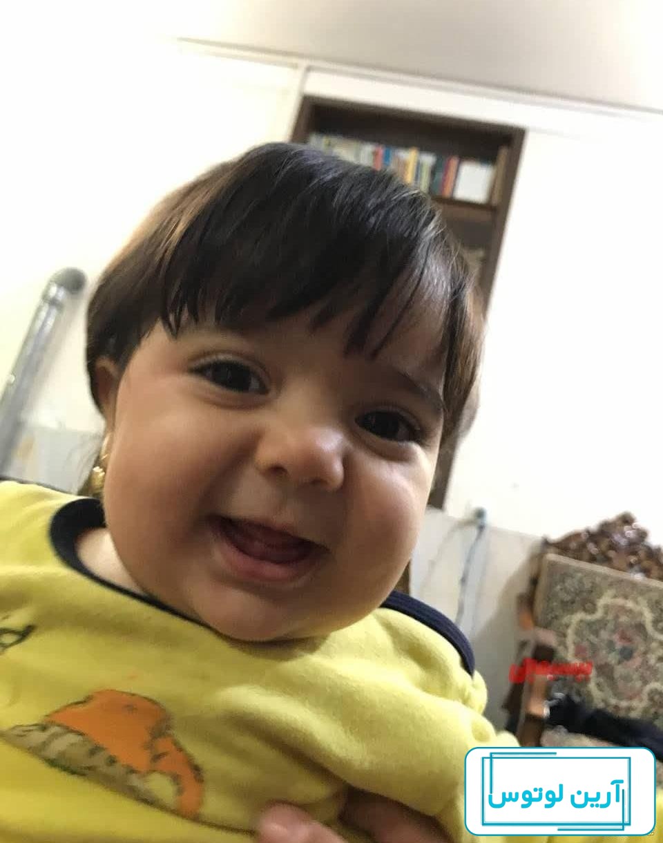 آلبوم عکس «کاپشن صورتی، گوشواره قلبی» منتشر شد