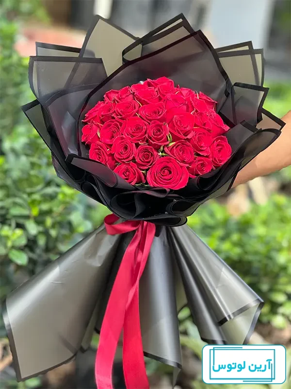 دسته گل قلبی قرمز - مدل Elena | گل فروشی آنلاین گل هلند