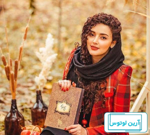 عکس دختر شب یلدایی